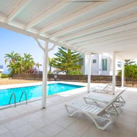 Bitter Orange Villa with Pool by HolidayKeys, hotell i Kyrenia