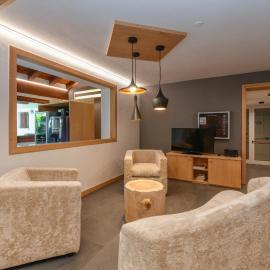 Residence Rta La Rosa delle Dolomiti, Hotel in Carisolo