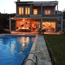 Spacious, Shiny, SeaView Villa, in Theologos, Hotel in Theológos