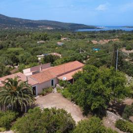 5 Min to Costa Smeralda - A Typical Sardinian House - Stazzo Lughente、クニャナのホテル