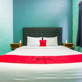 RedDoorz at Sentosa Jaya Helvetia, hotel a Pulauberayan