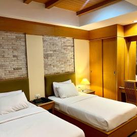 The Rich Hotel Rama 5, hotel in Ban Bang Phai
