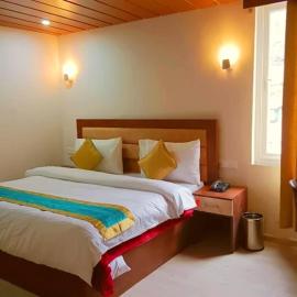 Hotel Adithya, hotel u gradu Badrinath