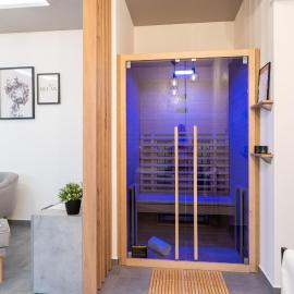 AApartman Wellness - Privát Spa élmény - Bor bekészítéssel, hotell i Pécs