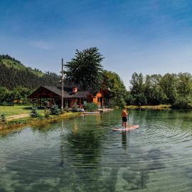 Găineşti में, होटल Moonlake Chalet