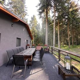 Stylish Alpine Ski Chalet Tirol, hotel i Borovets