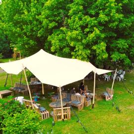 Friendly Camping and Lodges โรงแรมในSaint-Pardoux-la-Rivière