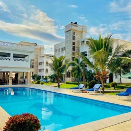 Elna's Diani - 2BR, 3BR or 4BR Penthouse - AC & Pool - Serene & Family Friendly