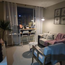Panoramic Skyline Views Cozy Vibes Near It All