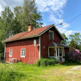 Cute and quiet countryside villa, hotel ad Åmotfors