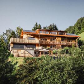 Chalet Christl Panorama Appartements – hotel w mieście Schruns