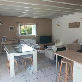 location vacance, Hotel in Gommenecʼh