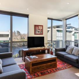 Modern Apartment, Central with Wi-Fi and Linen