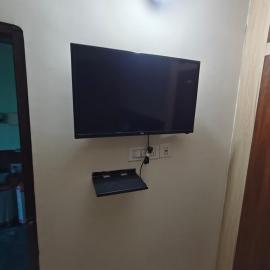 Bad properrty, Hotel in Vrindāvan