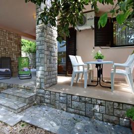 Apartments with parking space Selce, Crikvenica - 24450, hotel in Selce