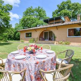 Stunning Home In Sutri, hotel en Sutri