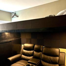Cozy Studio near Nuvali, Enchanted Kingdom - Private Cinema with Netflix & Disney Plus with Free Pool Access, hotel em Silang