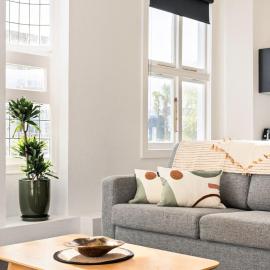 Fresh 1BR Apt Middle of CBD