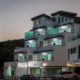 Geoje Ddo Wa Re Kids Pool Villa