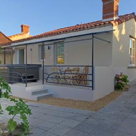 Maison avec Jacuzzi paisible et centrale, hotelli kohteessa Jard-sur-Mer