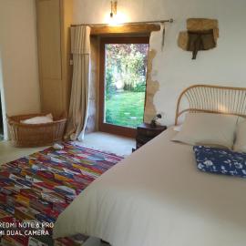 Chambre cosy indépendante chemin du lavoir, hotel in Domme