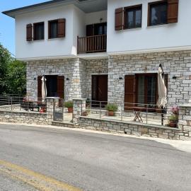 Pelion Roots