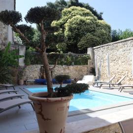 LA MAISON DE LIVIA, Gîte, chambres et table d'hôtes, entre Uzès et Nîmes