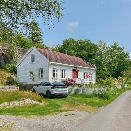 Viesnīca 4 Bedroom Pet Friendly Home In Farsund pilsētā Fašunna