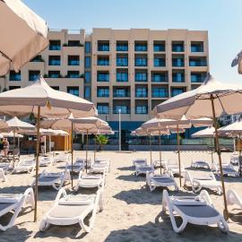 Aks Hotel, hotel em Durrës