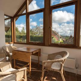 Clematis Cottage - Idyllic Village close to Bath, hotel in Freshford