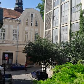 Cool & Cozy Center