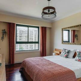 Spacious 1BR with Parking in Quiet Area