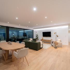 Auréa House - 4BR Azores Villa with Ocean View, BBQ & AC, hotel in Feteiras