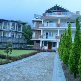 Homestay with Modern Amenities, hotel in Pālampur