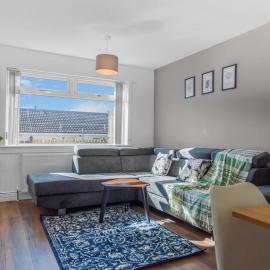 Free Parking | Central | Sleeps 5 | 2 Bedrooms