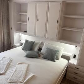 Apartament S 43, hotel in Roman