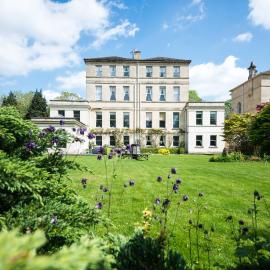 The Ayrlington Guesthouse, hotel v destinaci Bath