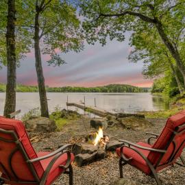 Your Trail's End in Maine, hotel di Wayne