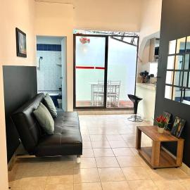 Casa Tradicional Remodelada en Envigado con Patio, hotel di Envigado