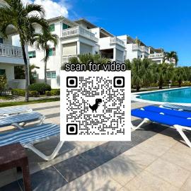 La Fenice Beachfront 3 Bedroom With Parking