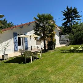 Maison à Lourdes, avec jardin, hotel in Lourdes