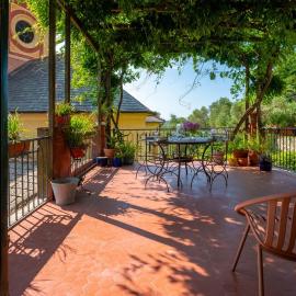 Villa Questa - Oasi sommersa nel Verde