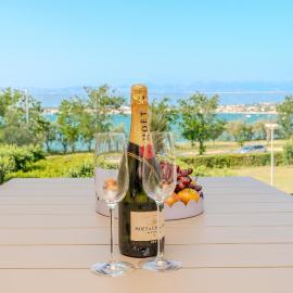 Aenona sea view apartments, hotel a Nin