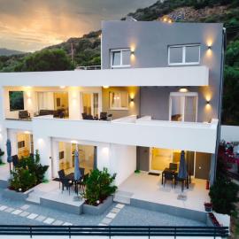 Aquarama Suites