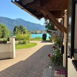 Seehäusl mit Badeplatz, hotel u gradu Tegernze