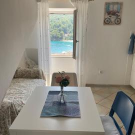 Apartment Blue Haven Valun, hotel in Valun