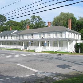 The Cottage House, Hotel in Thompson
