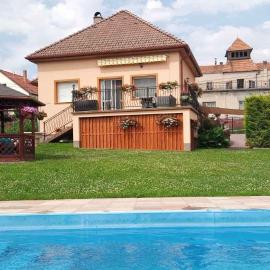 Holiday home Balatonfuzfo - Balaton 18797: Balatonfůzfő şehrinde bir otel