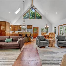 New Listing! North Fork Hideaway Sleeps 14!