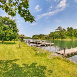 3 Mi to Seneca Lake: Couple's Apt w/ River Access, hotel u gradu Voterlu